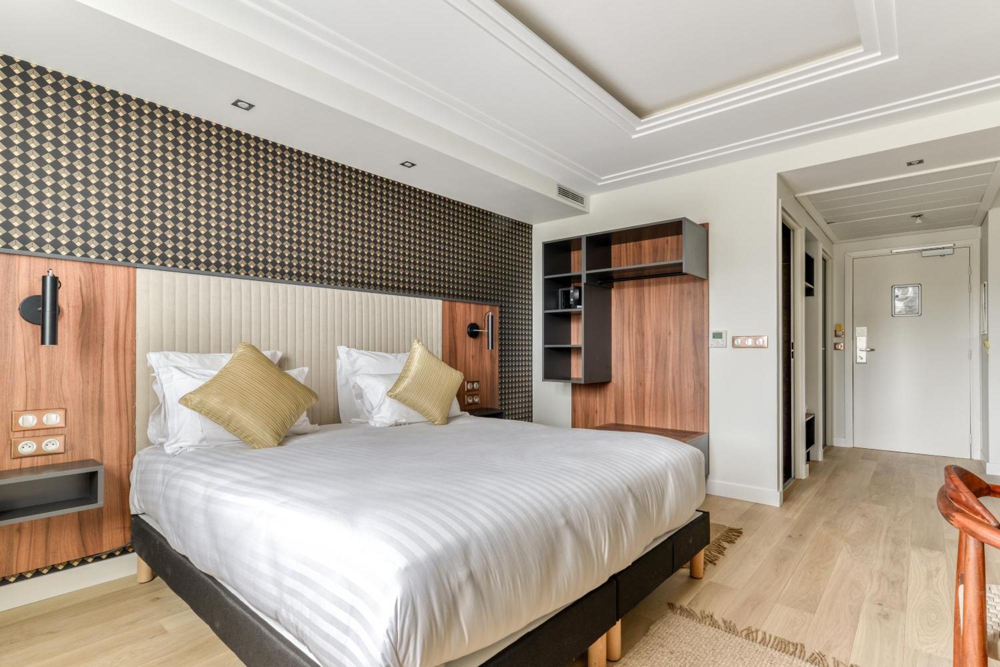 Zenitude Hotel La Valadiere, Ascend Hotel Collection Жувиняк Екстериор снимка