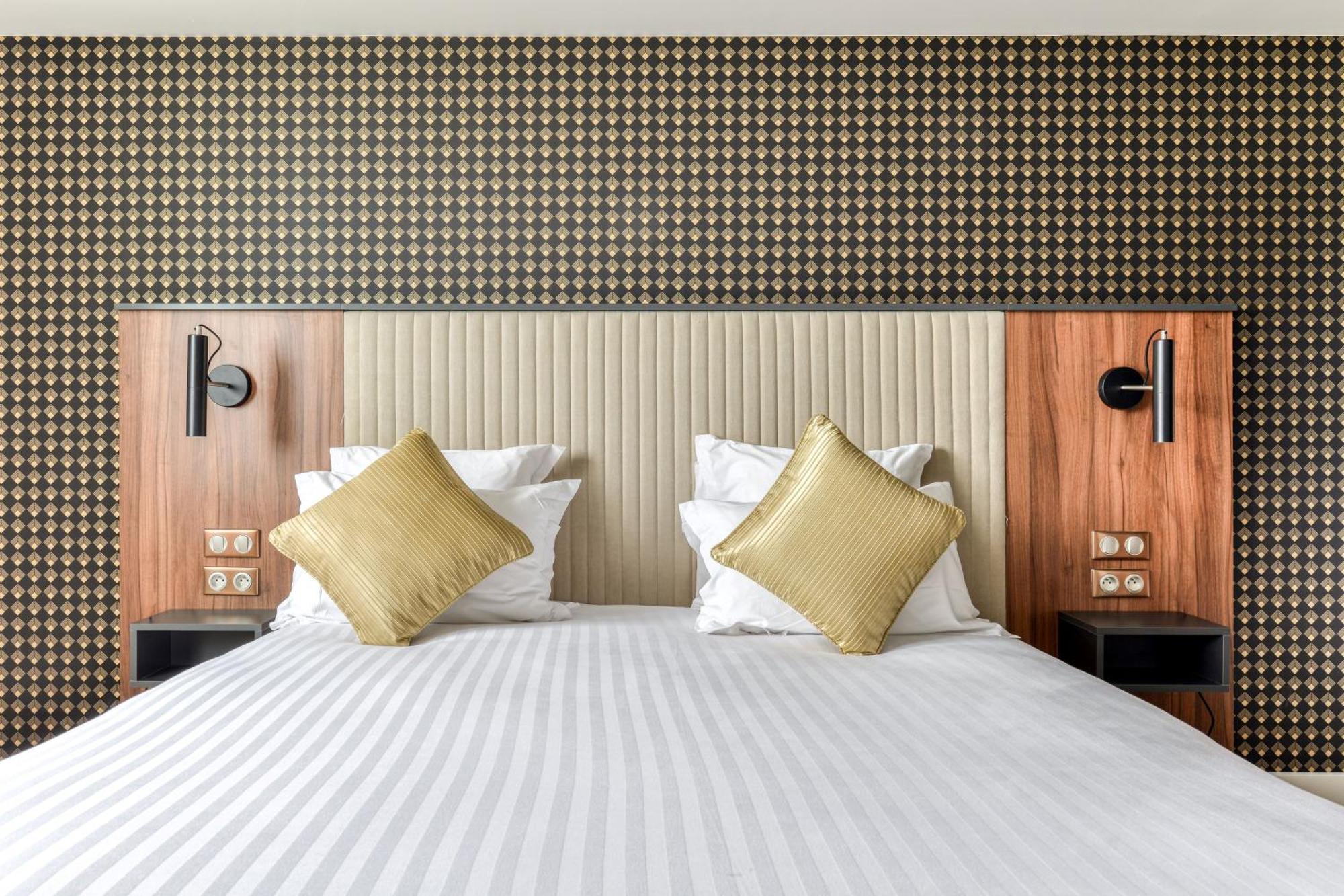 Zenitude Hotel La Valadiere, Ascend Hotel Collection Жувиняк Екстериор снимка