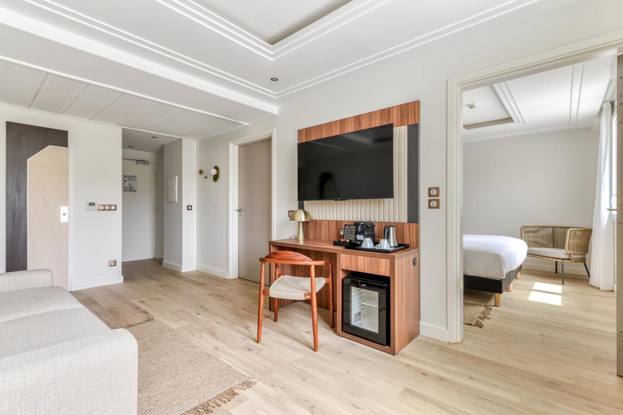 Zenitude Hotel La Valadiere, Ascend Hotel Collection Жувиняк Екстериор снимка