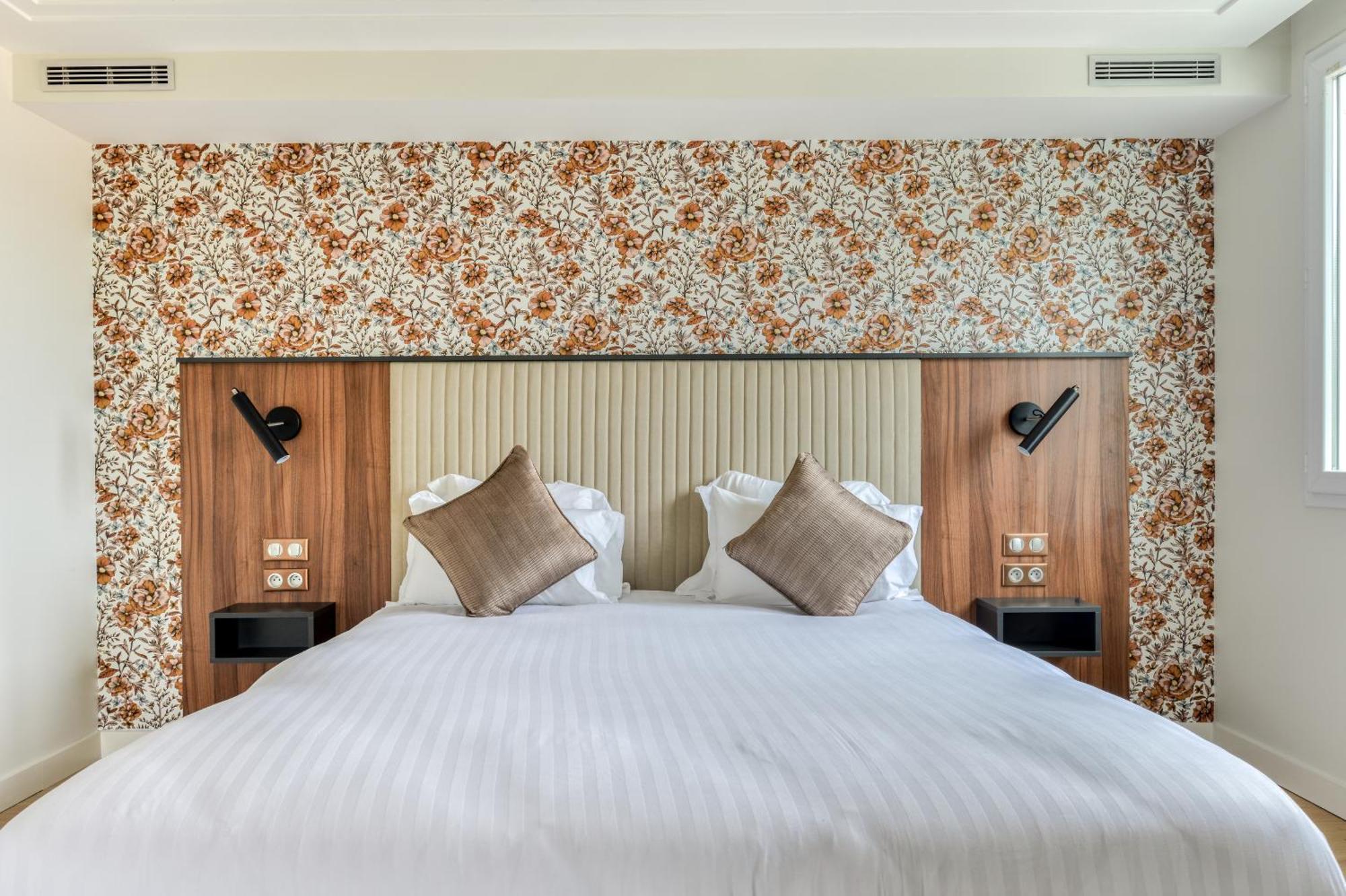 Zenitude Hotel La Valadiere, Ascend Hotel Collection Жувиняк Екстериор снимка