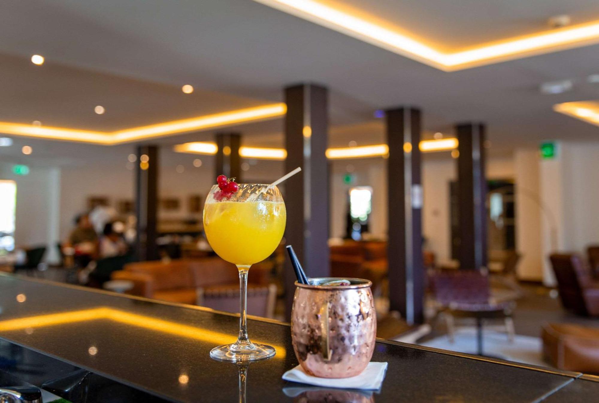 Zenitude Hotel La Valadiere, Ascend Hotel Collection Жувиняк Екстериор снимка