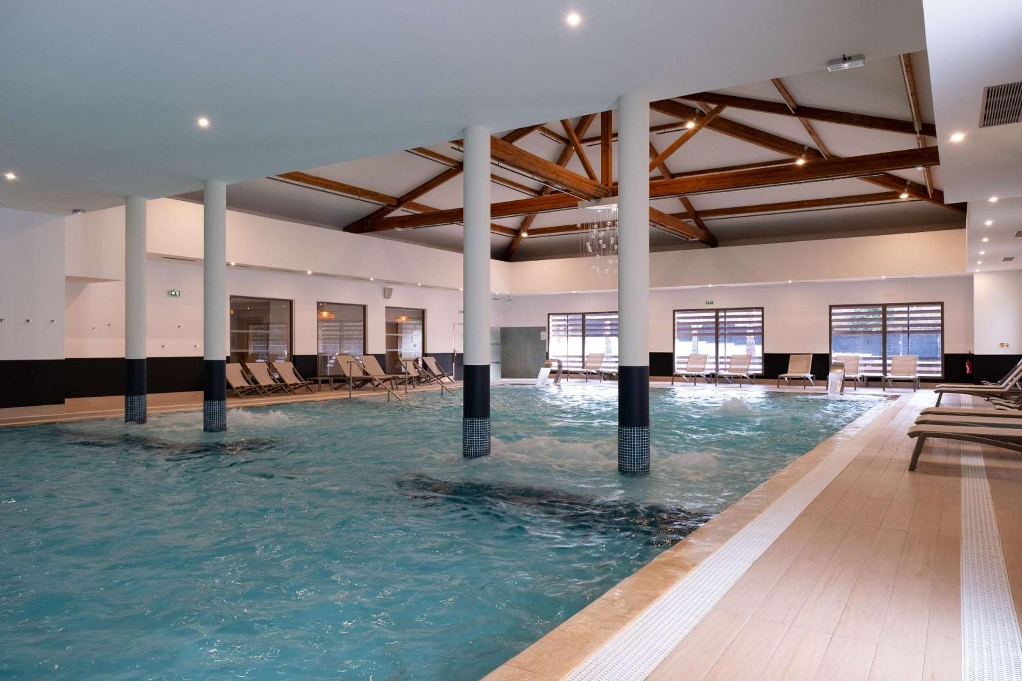Zenitude Hotel La Valadiere, Ascend Hotel Collection Жувиняк Екстериор снимка
