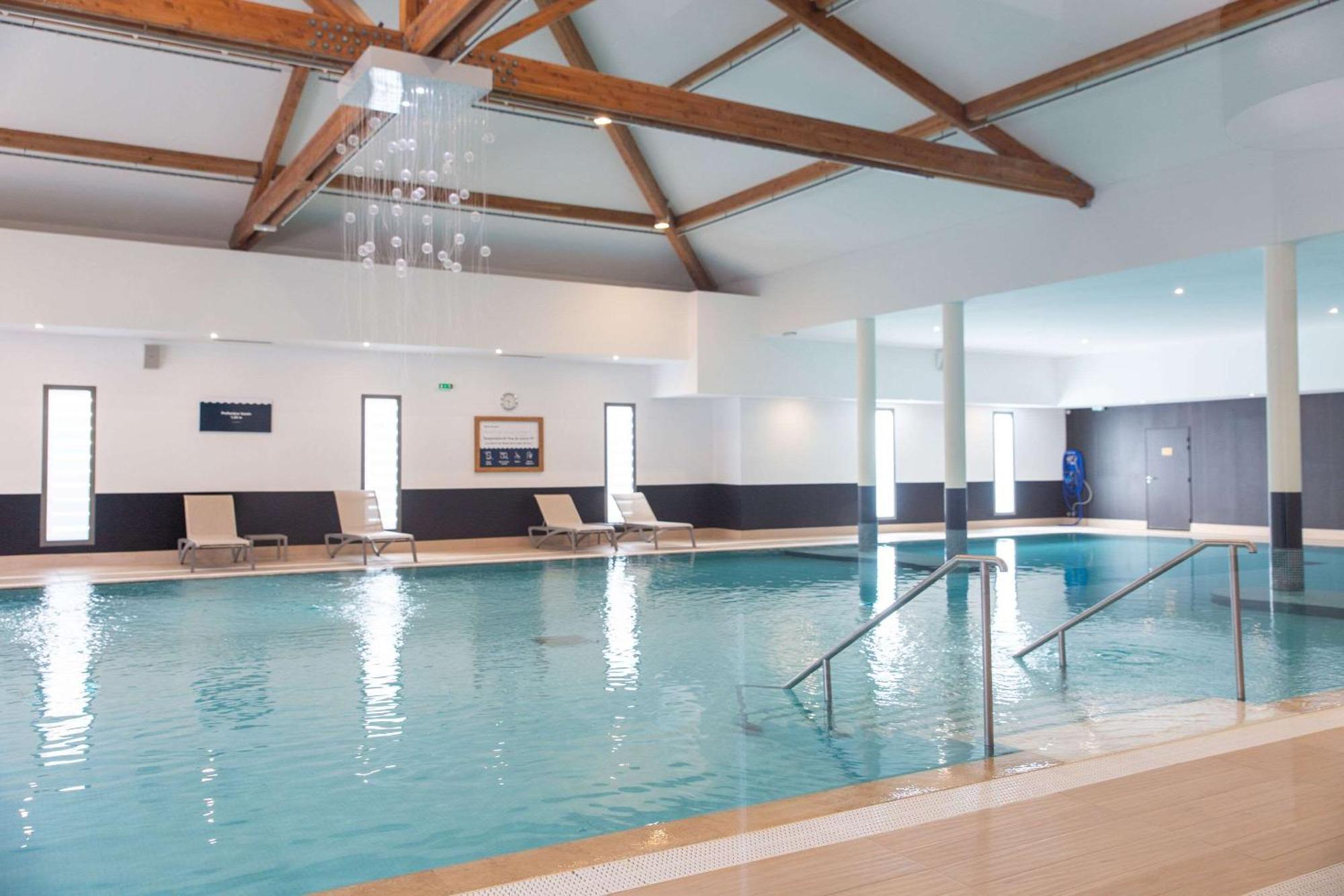 Zenitude Hotel La Valadiere, Ascend Hotel Collection Жувиняк Екстериор снимка